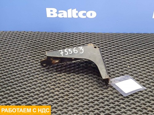 Кронштейн переднего бампера левый