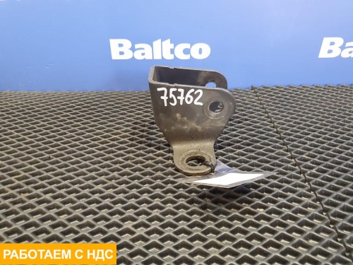 Кронштейн заднего амортизатора кабины